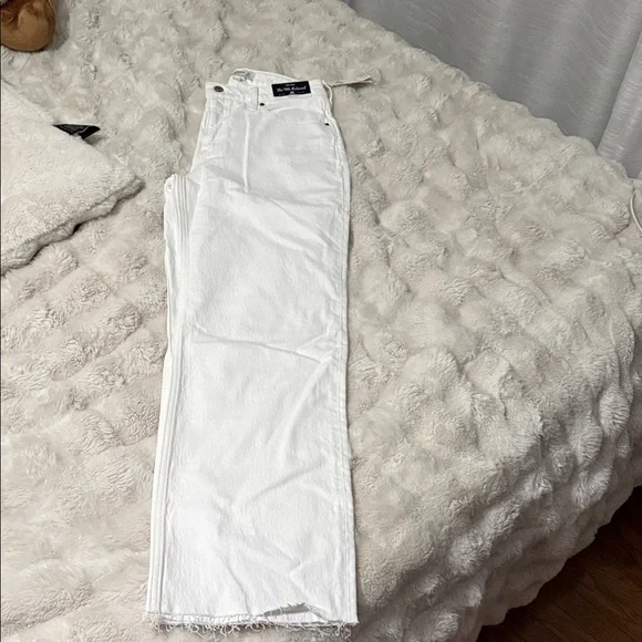 White Denim Jeans- BRAND NEW W TAGS ABERCROMBIE 90'S RELAXED HIGH RISE CURVE LOV - Picture 10 of 14